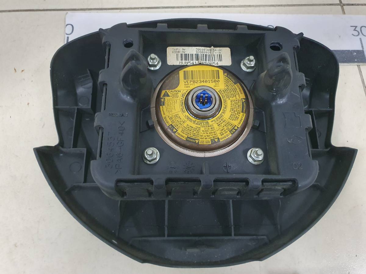 Подушка безопасности в рулевое колесо Renault Logan (1) 2005-2014