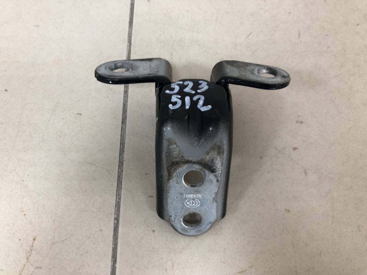 Петля двери задней правой нижняя Hyundai i40 (VF) 2011>