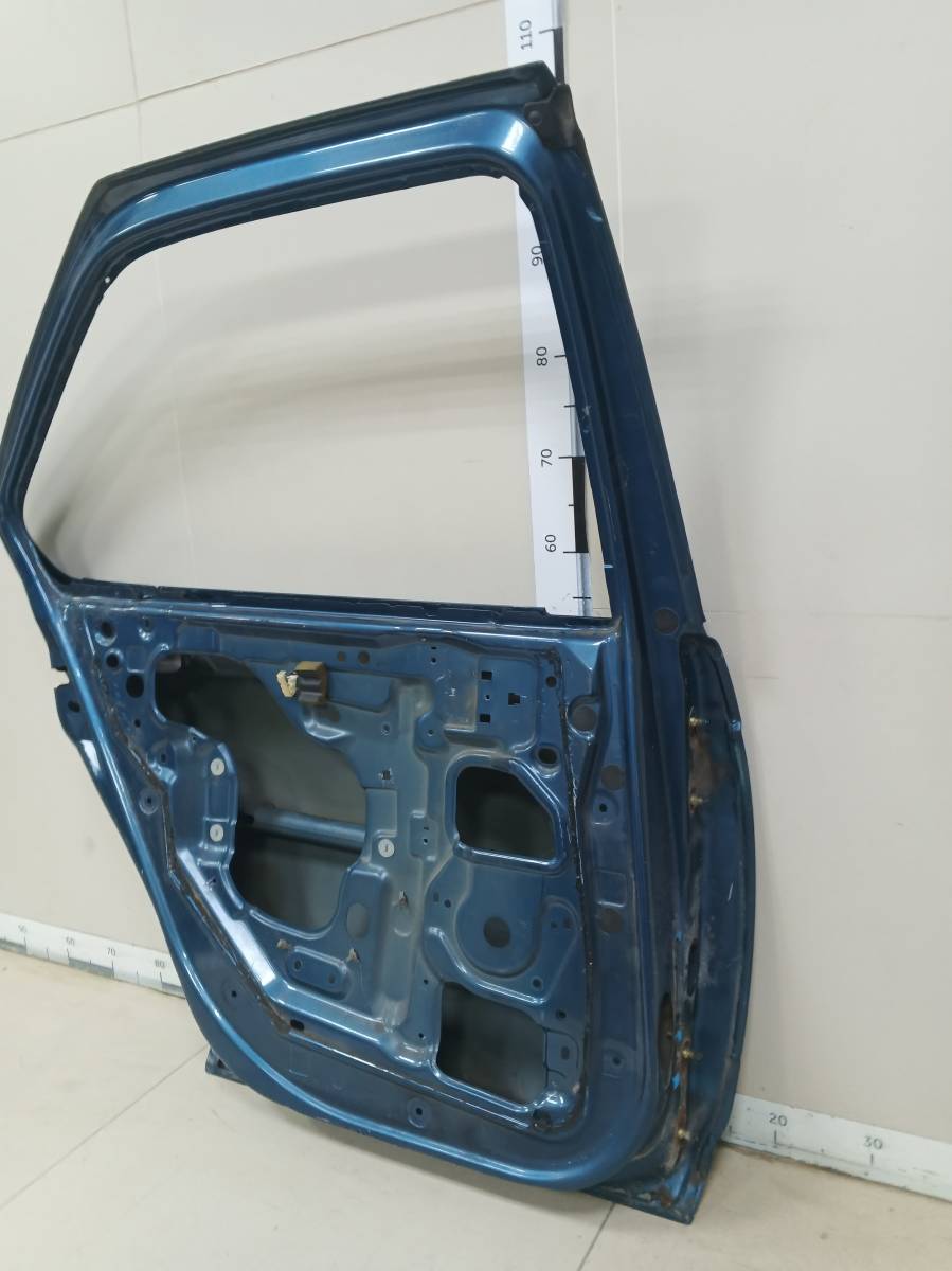 Дверь задняя левая Nissan Bluebird (U14) 1996-2001