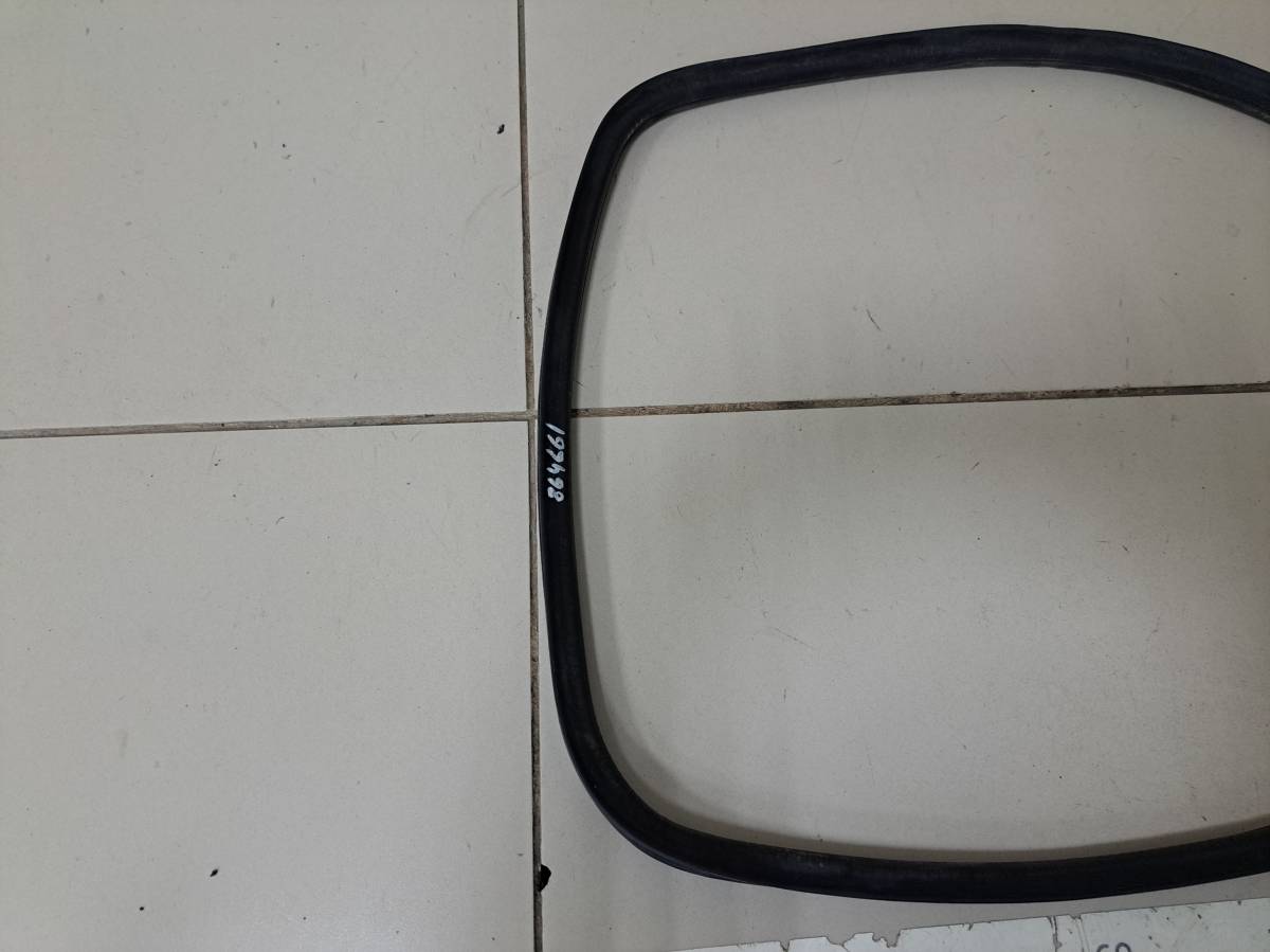 Уплотнитель (внутри) Toyota Land Cruiser Prado (J120) 2002-2009