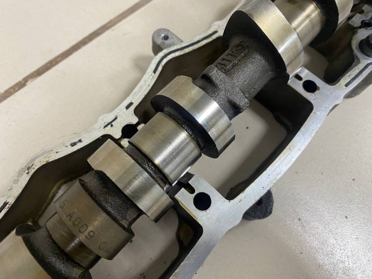 Распредвал впускной Peugeot 307 2001-2008 Распредвал впускной Peugeot 307 2001-2008