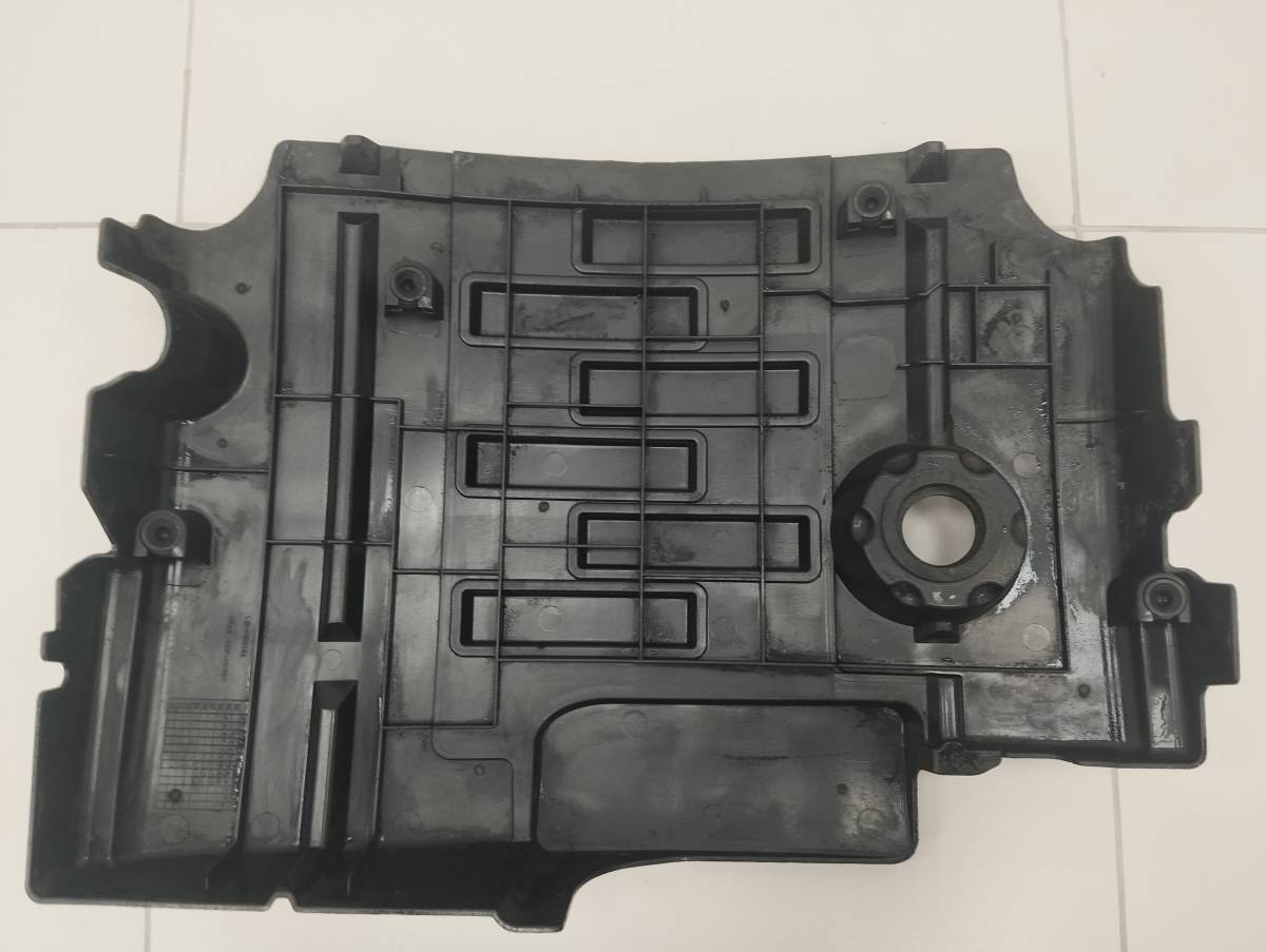 Крышка двигателя декоративная Land Rover Discovery 3 2004-2009