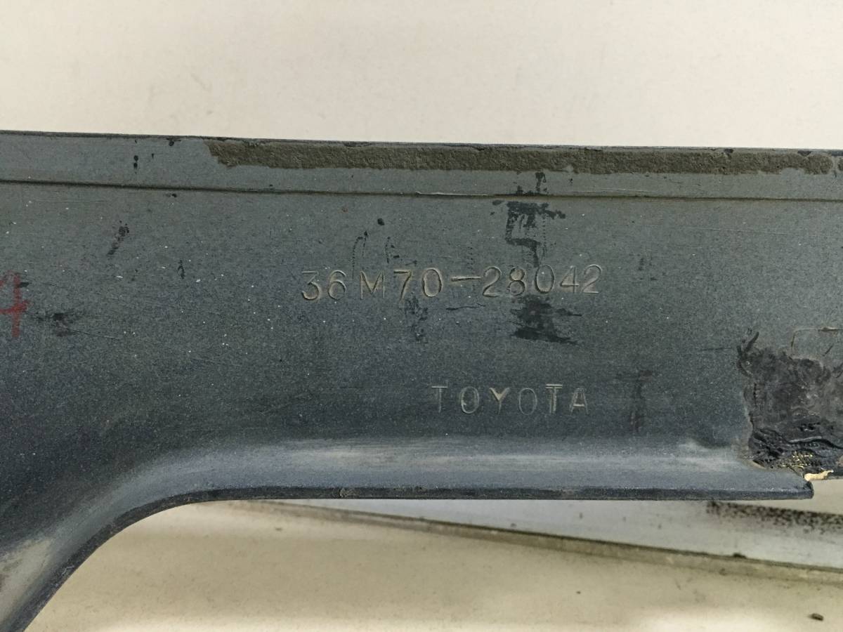 Накладка переднего бампера левая Toyota Noah (R60) 2001-2007