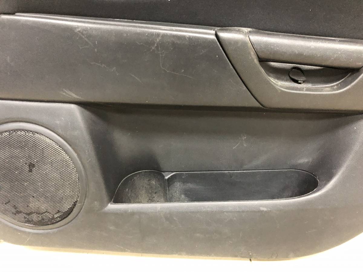 Обшивка двери передней правой Mazda Mazda 3 (BK) 2002-2009