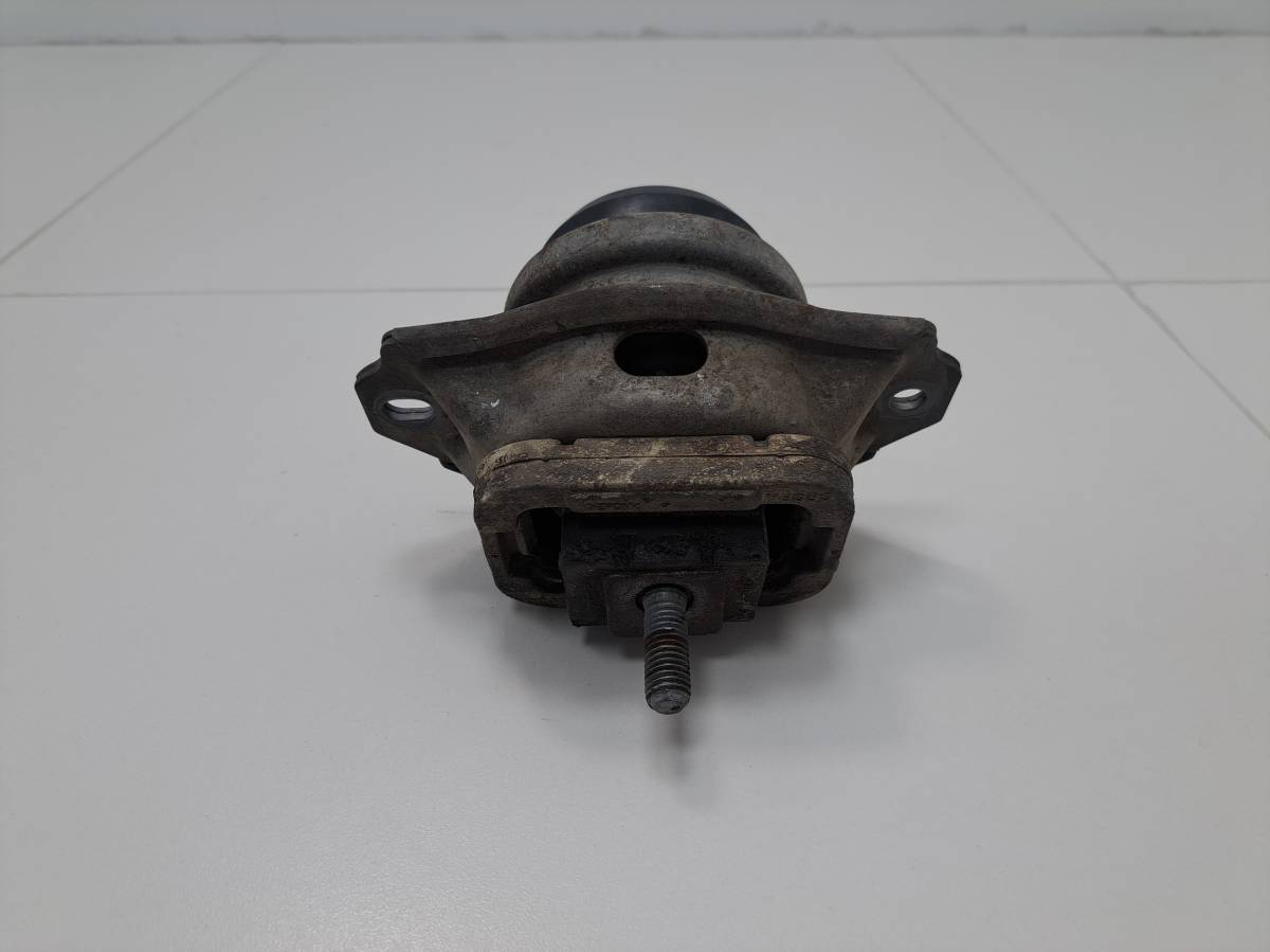 Опора двигателя Land Rover Discovery 3 2004-2009