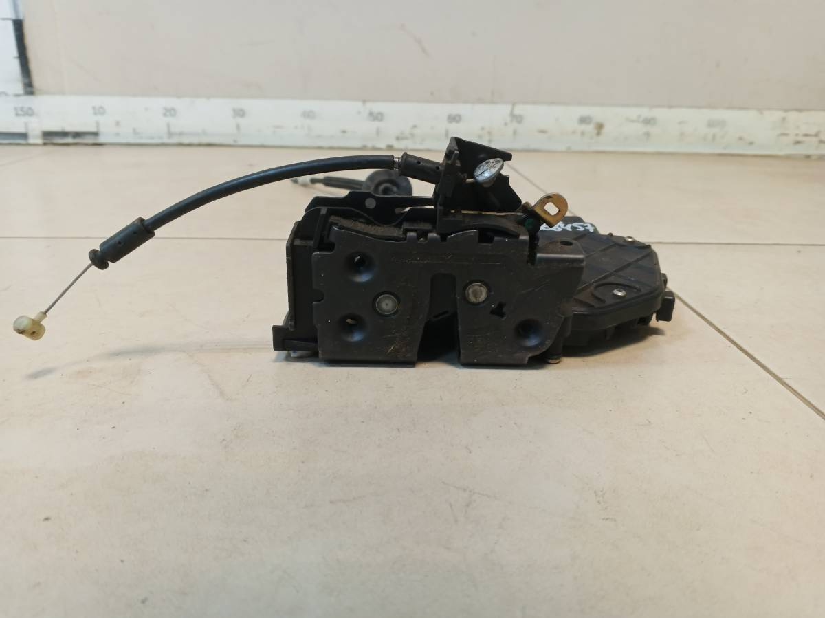 Замок двери задней правой Land Rover Discovery 3 2004-2009