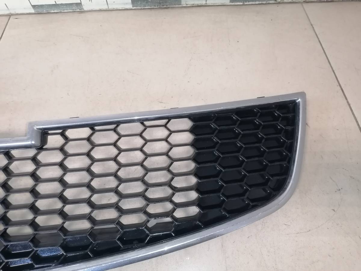 Решетка радиатора Chevrolet Cruze (J300) 2009-2016 Решетка радиатора Chevrolet Cruze (J300) 2009-2016