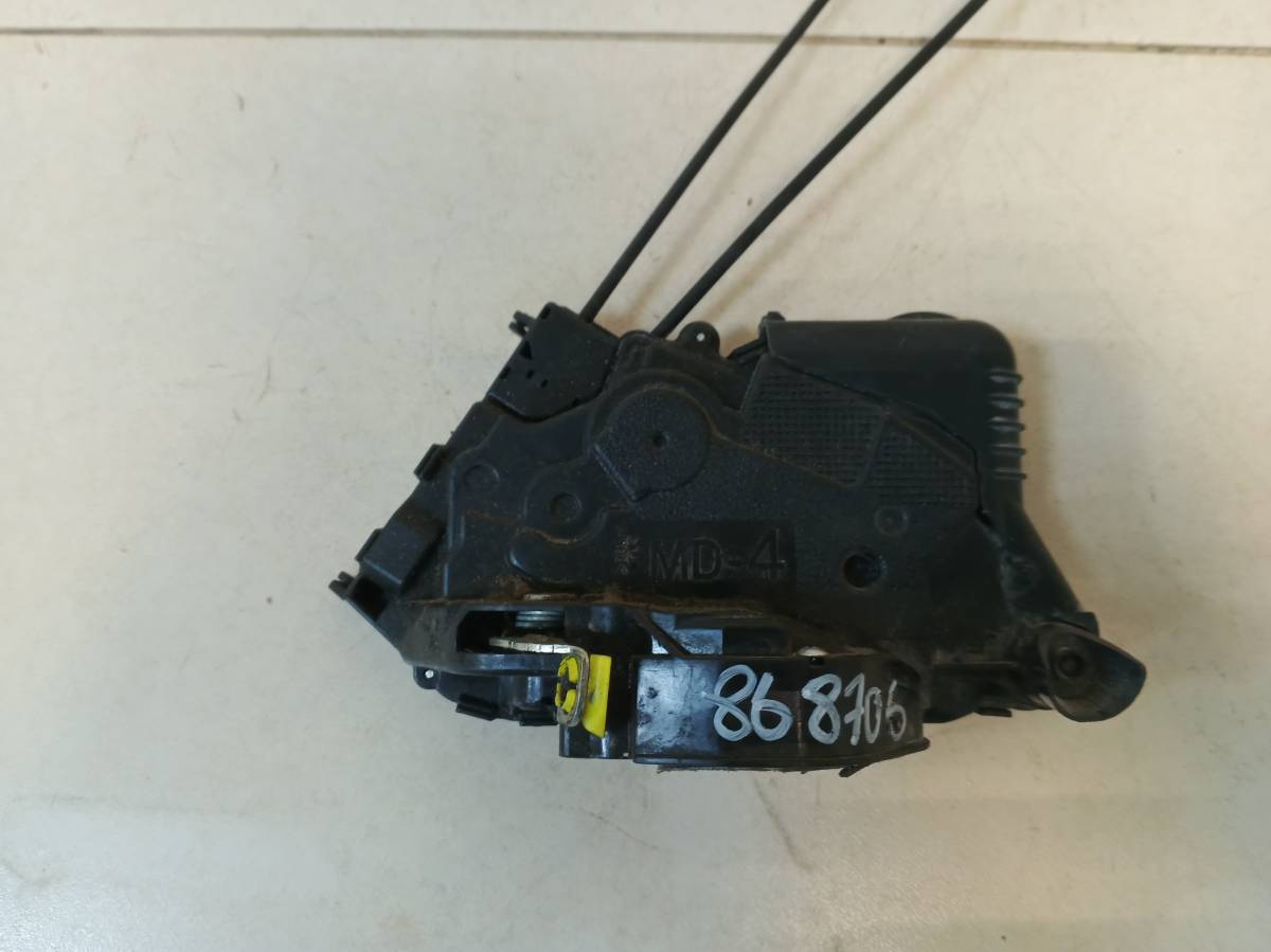 Замок двери передней левой Toyota Yaris (P90) 2005-2011