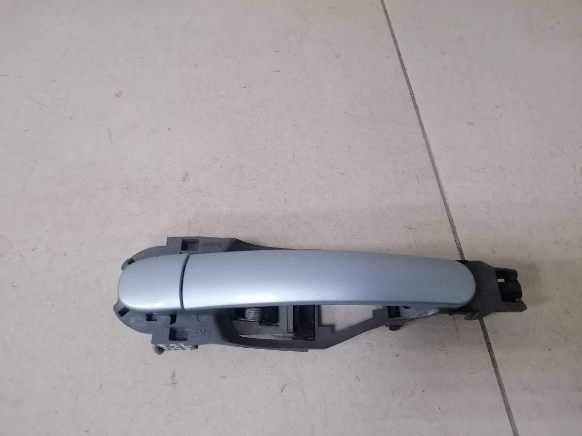 Ручка двери задней наружная правая Volkswagen Passat (B5+) 2000-2005