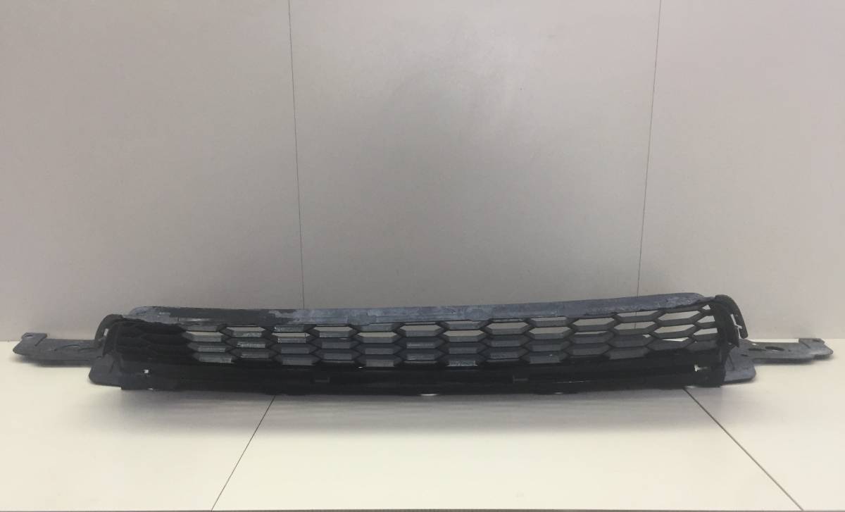 Решетка в бампер центральная Honda Accord 9 (CR) 2013-2015