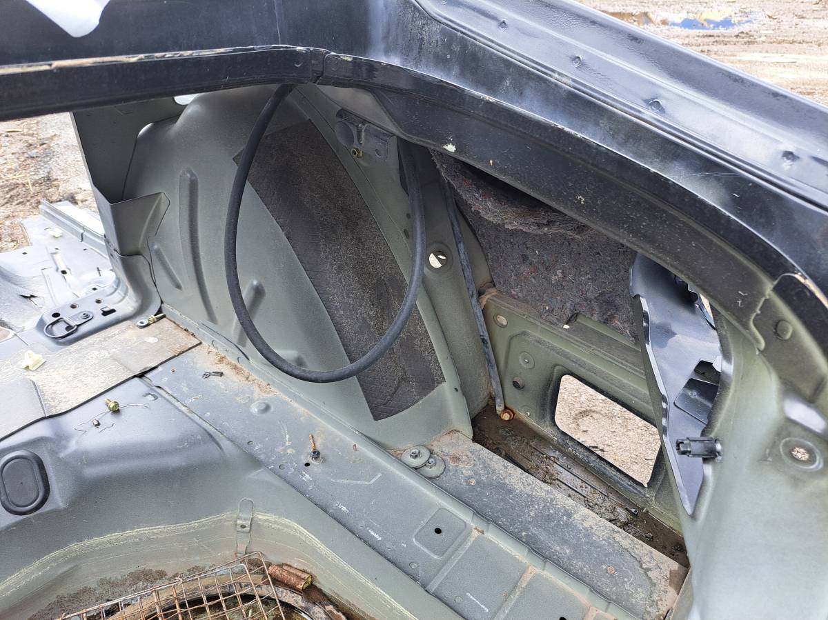 Крыло заднее правое Peugeot 407 2004-2010