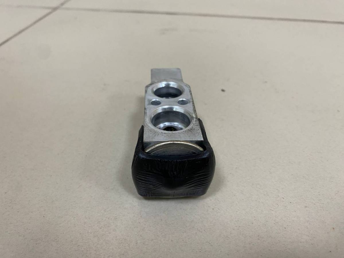 Клапан кондиционера Toyota Corolla E120 2001-2007 Клапан кондиционера Toyota Corolla E120 2001-2007