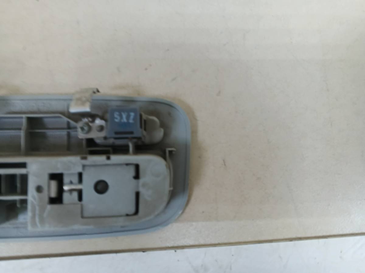 Плафон салонный Toyota Corolla E120 2001-2007 Плафон салонный Toyota Corolla E120 2001-2007
