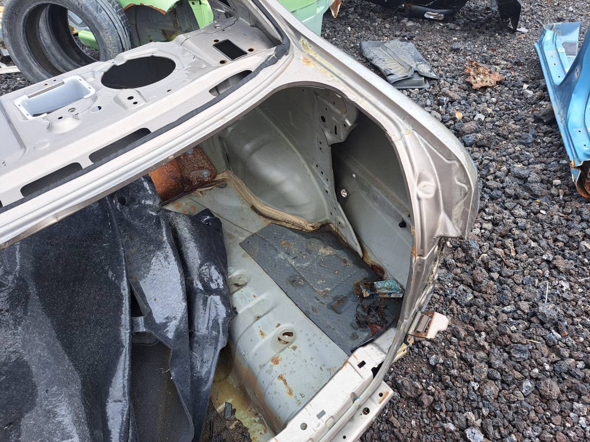 Крыло заднее правое Nissan Almera (N16) 2000-2006