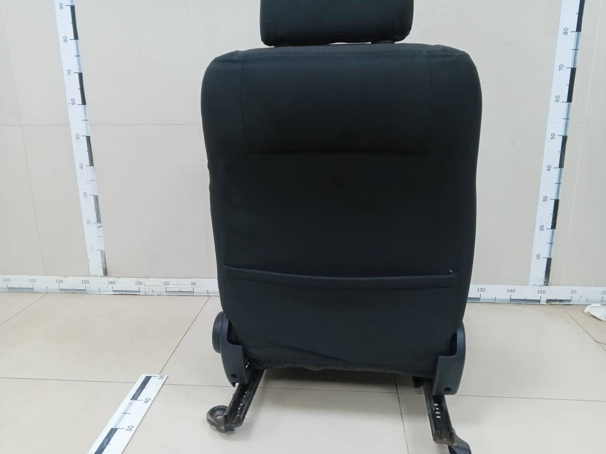 Сиденье переднее левое Toyota Avensis (T250) 2003-2009