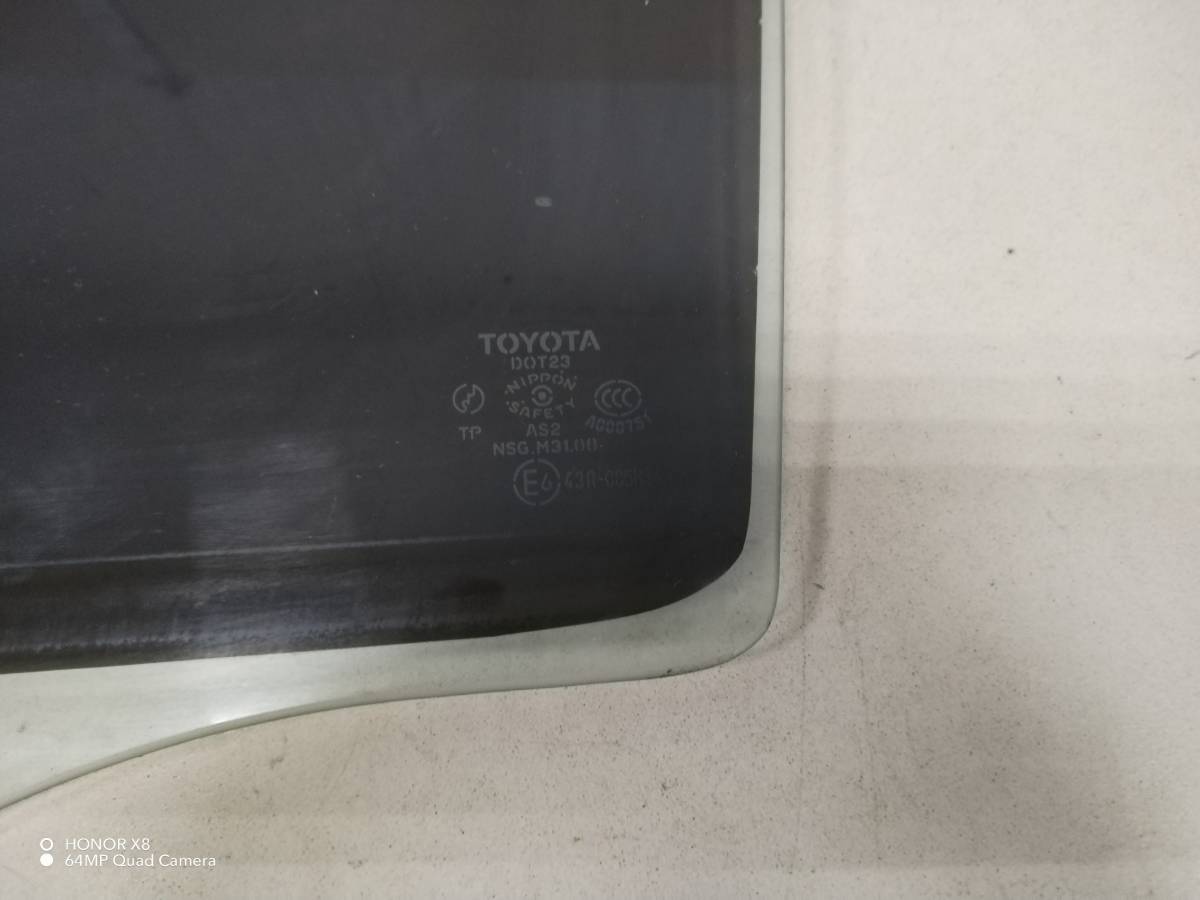Стекло двери задней левой Toyota Corolla E120 2001-2007