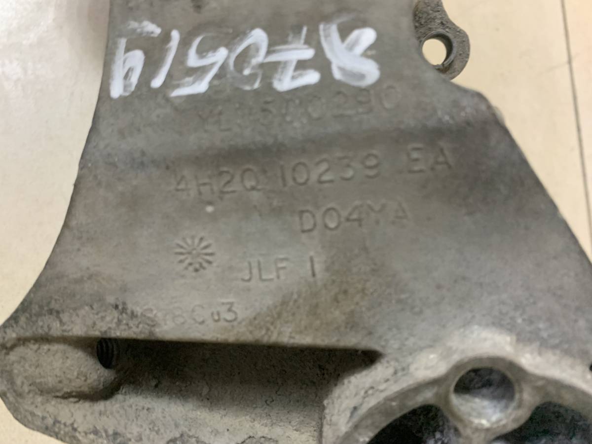 Кронштейн генератора Land Rover Discovery 3 2004-2009