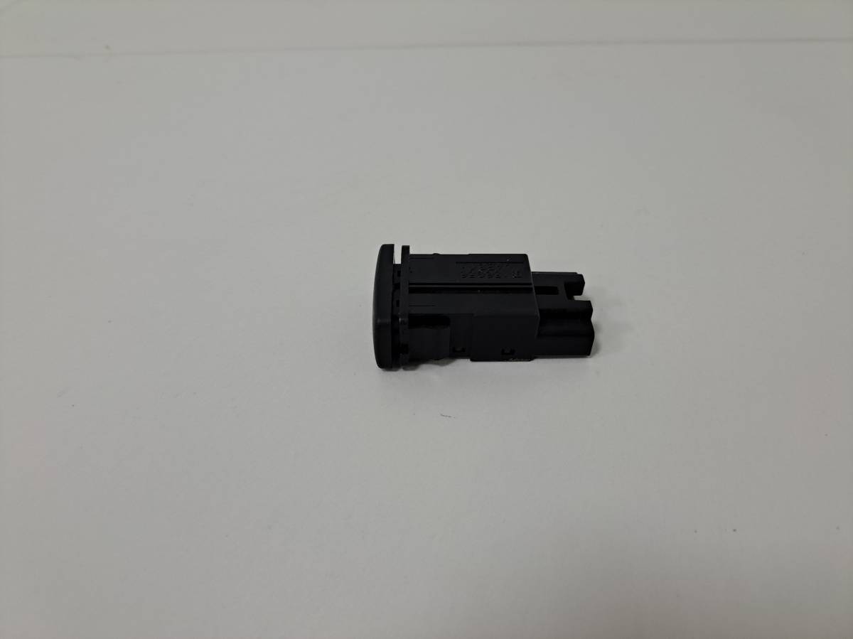 Кнопка обогрева сидений Toyota Camry (XV30) 2001-2006