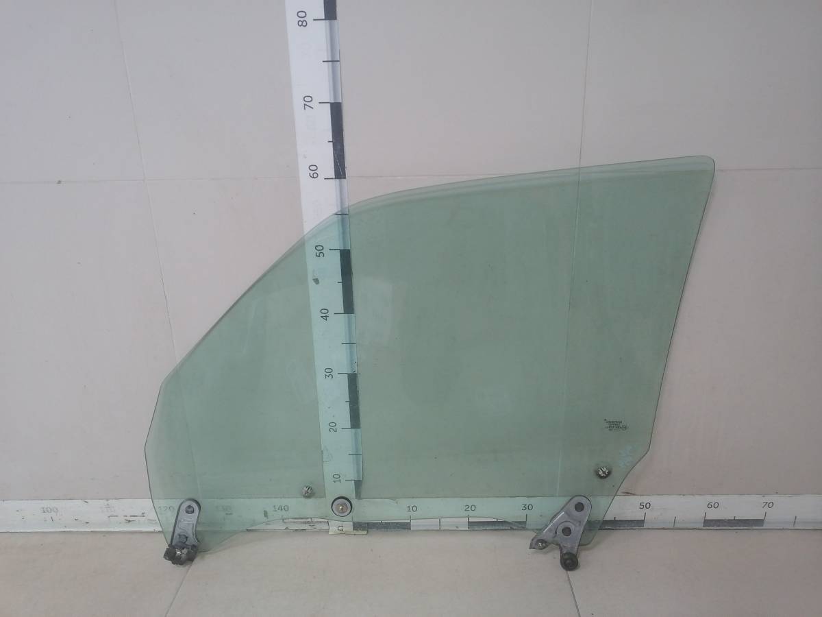 Стекло двери передней правой Subaru Forester (S11) 2002-2007