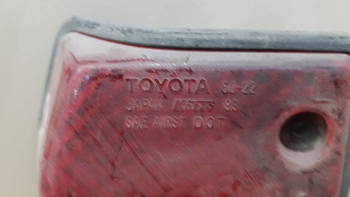 Фонарь задний наружный правый Toyota Land Cruiser Prado (J70) 1987-1996