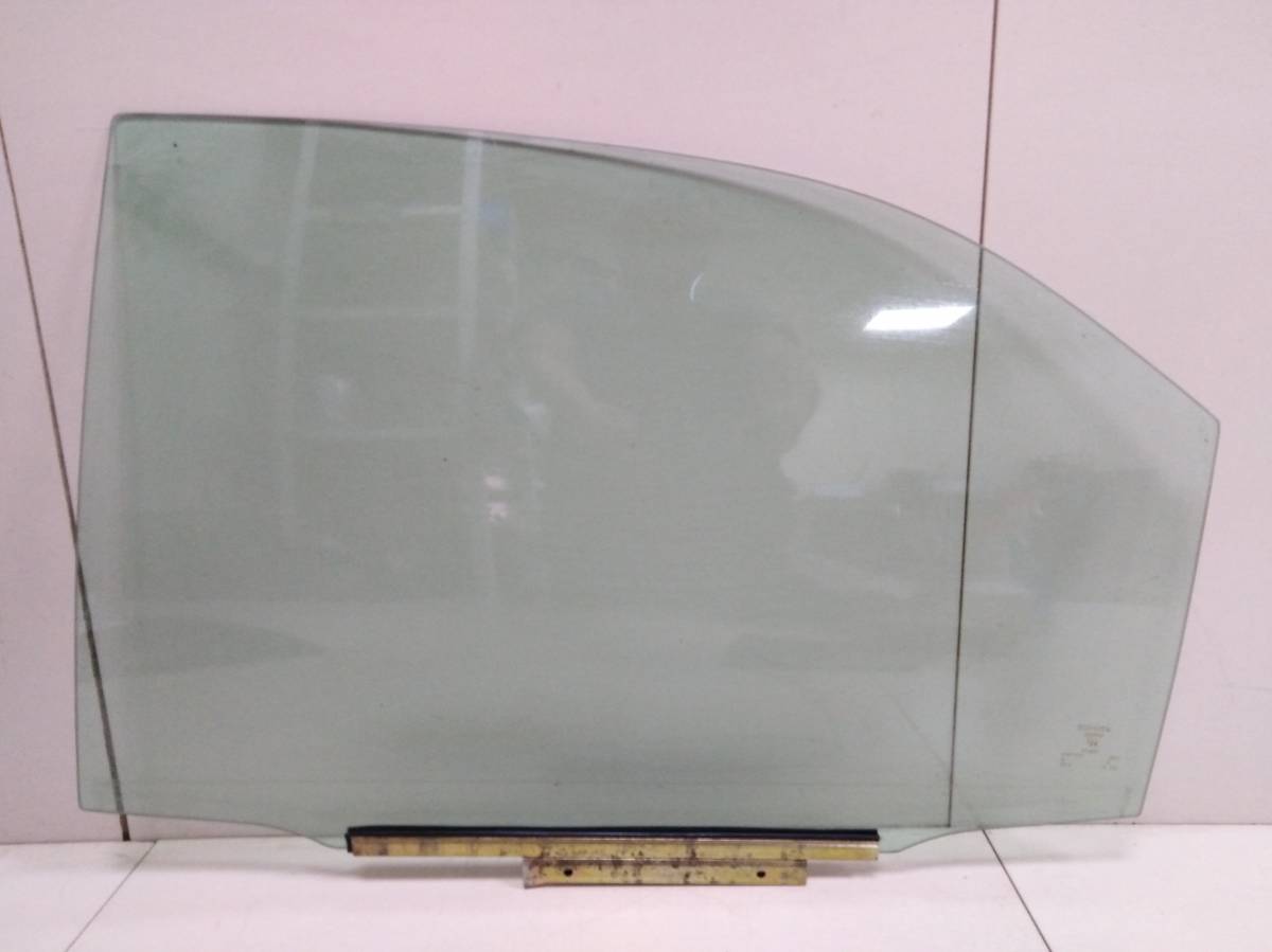 Стекло двери задней левой Toyota Camry (XV30) 2001-2006