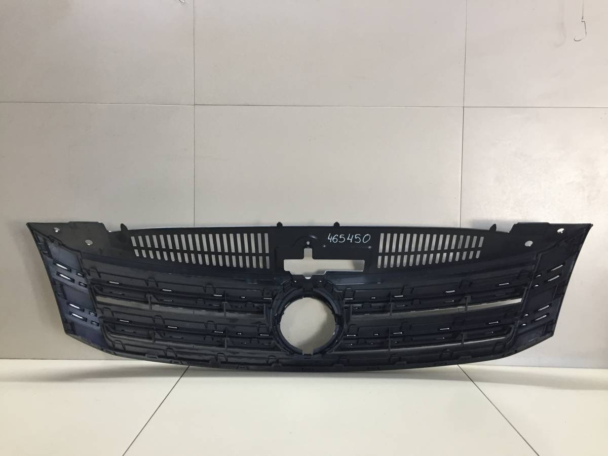 Решетка радиатора Volkswagen Tiguan (5N2) 2011-2016