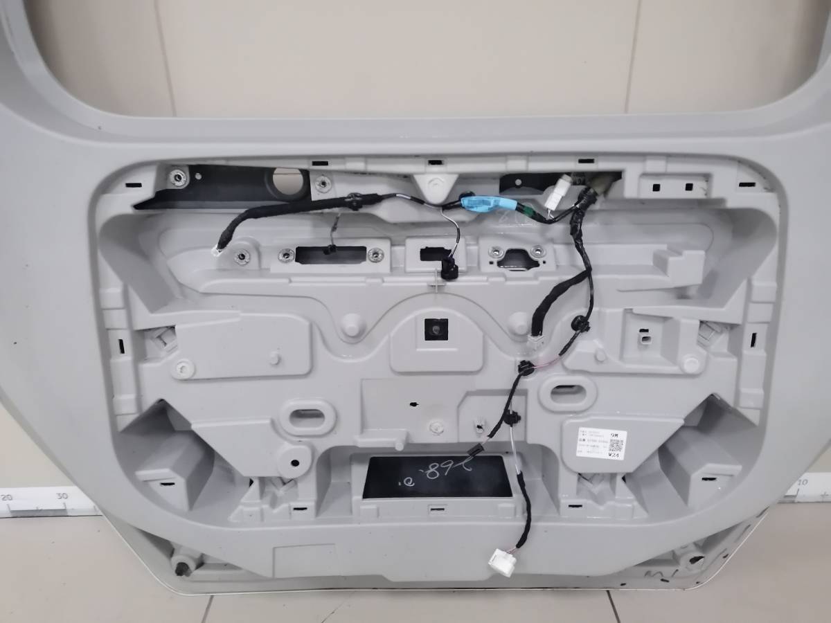 Дверь багажника Toyota Roomy 2016>