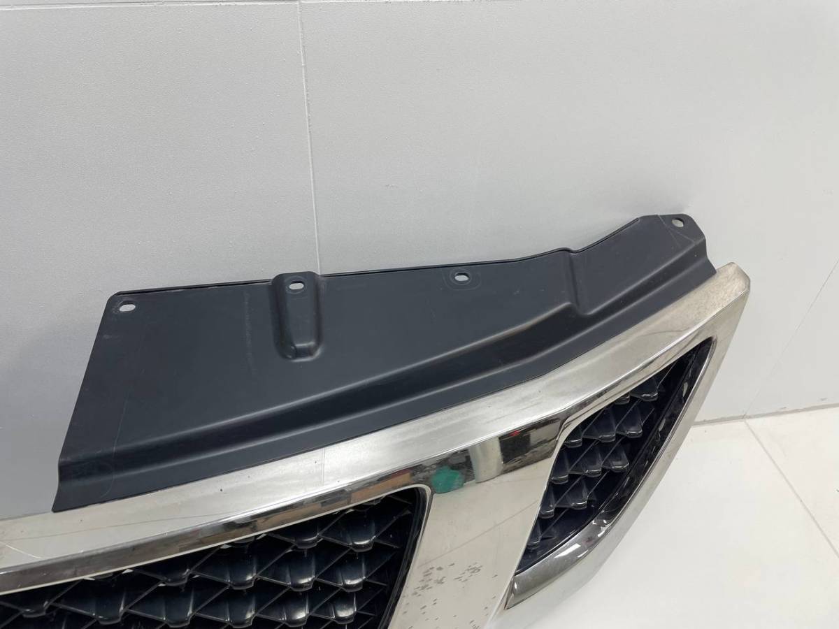 Решетка радиатора Nissan Patrol (Y62) 2010>