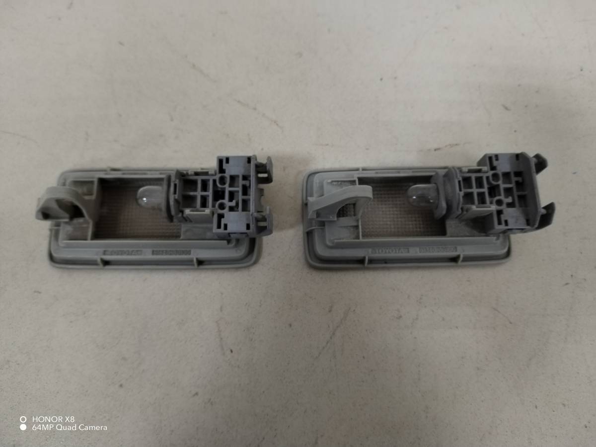 Плафон салонный Toyota Corolla E150 2006-2013 Плафон салонный Toyota Corolla E150 2006-2013