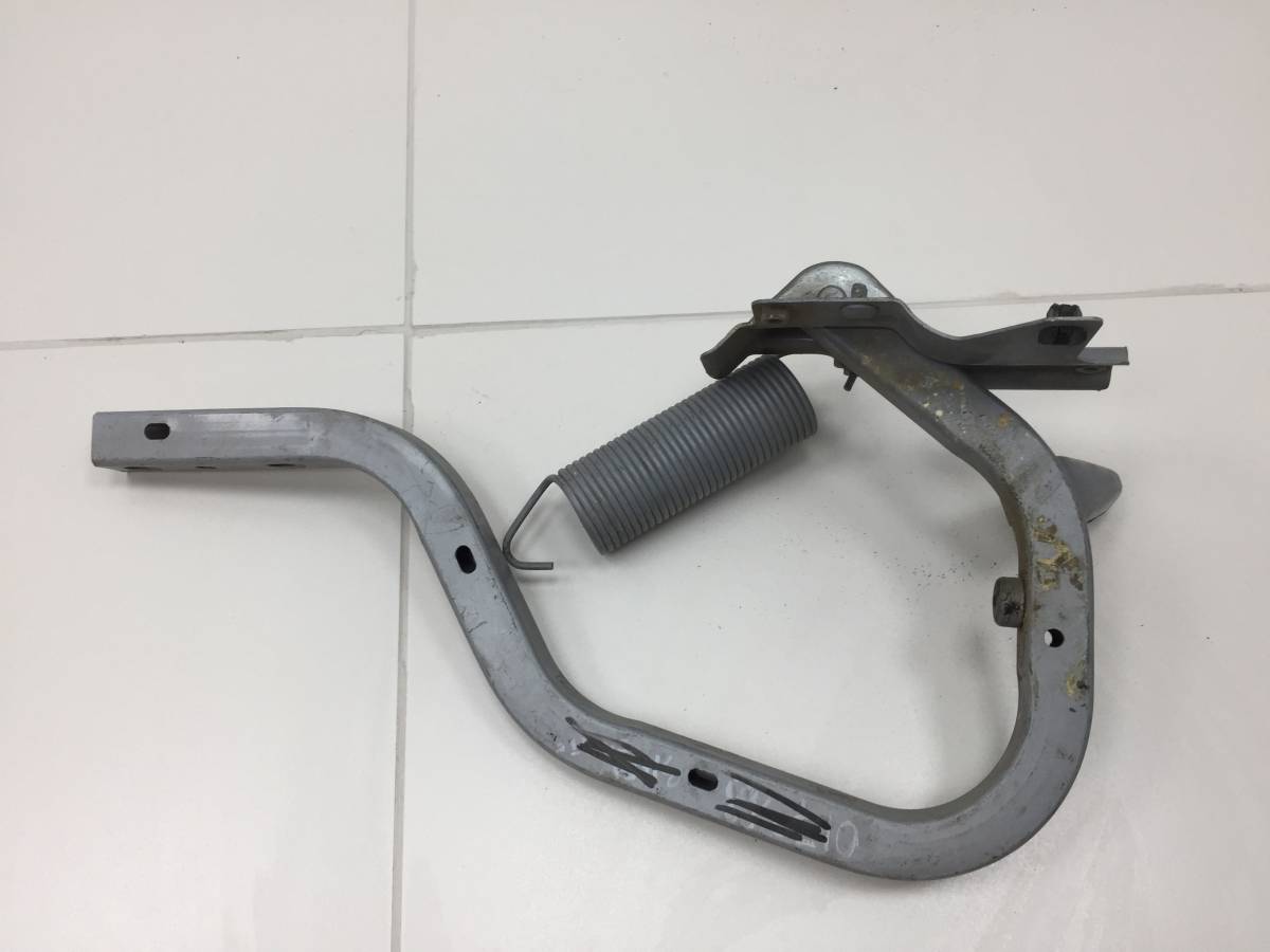 Петля крышки багажника Mitsubishi Galant (EA) 1998-2003