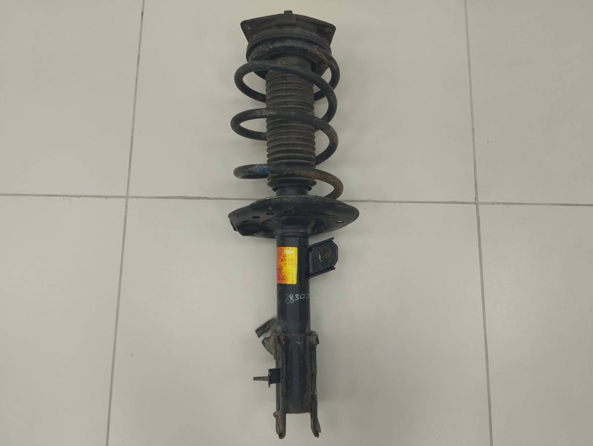 Амортизатор передний левый Nissan Qashqai (J10) 2006-2013
