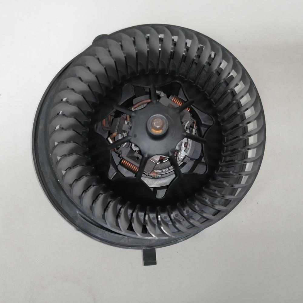 Моторчик отопителя для Skoda Octavia (A7) 2013>