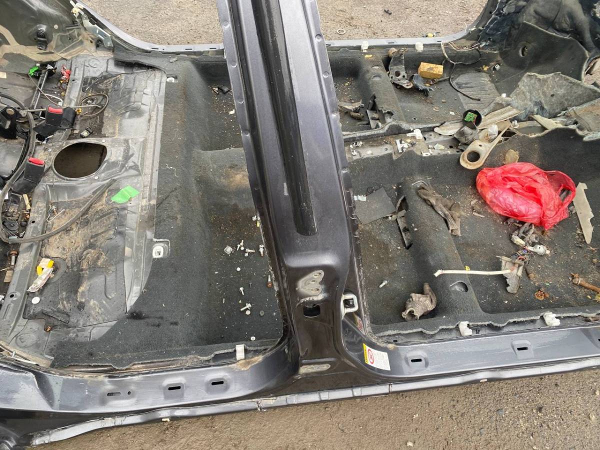 Порог со стойкой правый Toyota Avensis (T250) 2003-2009