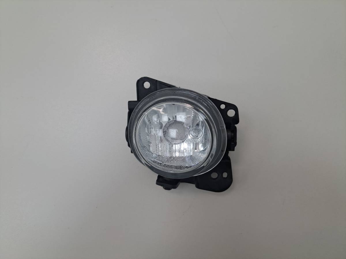 Фара противотуманная правая Mazda CX-7 (ER) 2006-2012 Фара противотуманная правая Mazda CX-7 (ER) 2006-2012