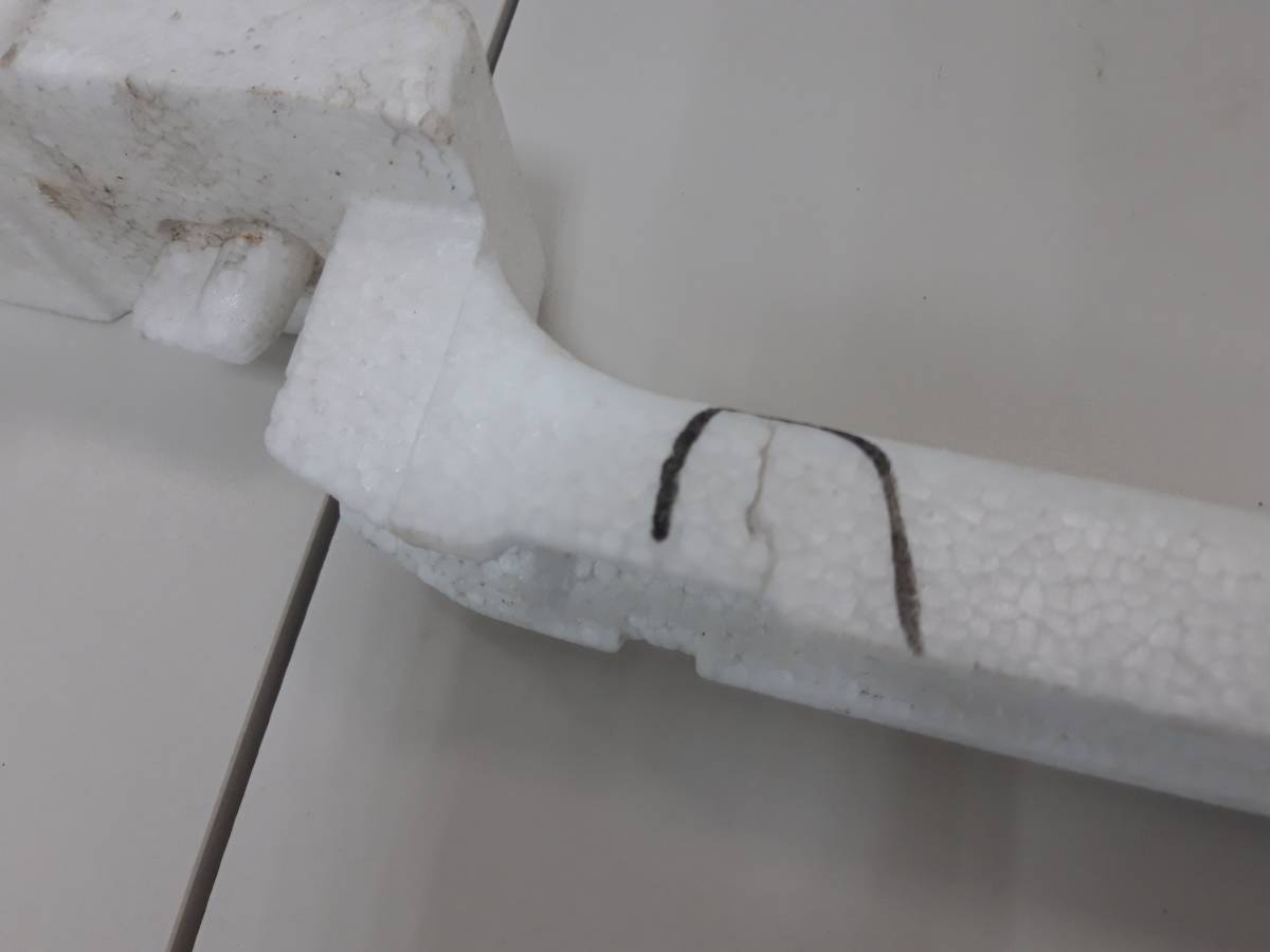 Наполнитель переднего бампера Subaru Impreza (G11) 2000-2007