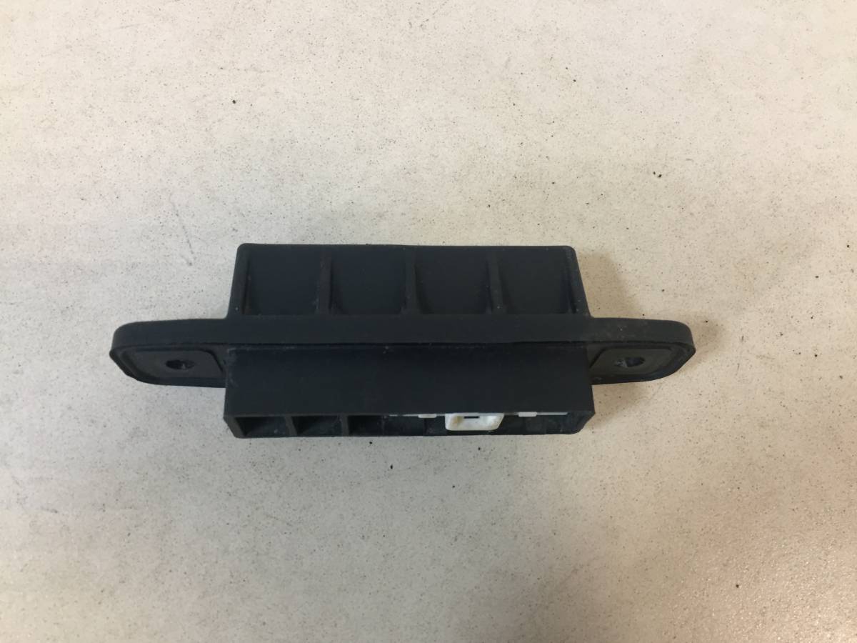Кнопка открывания багажника Toyota Auris (E150) 2006-2012