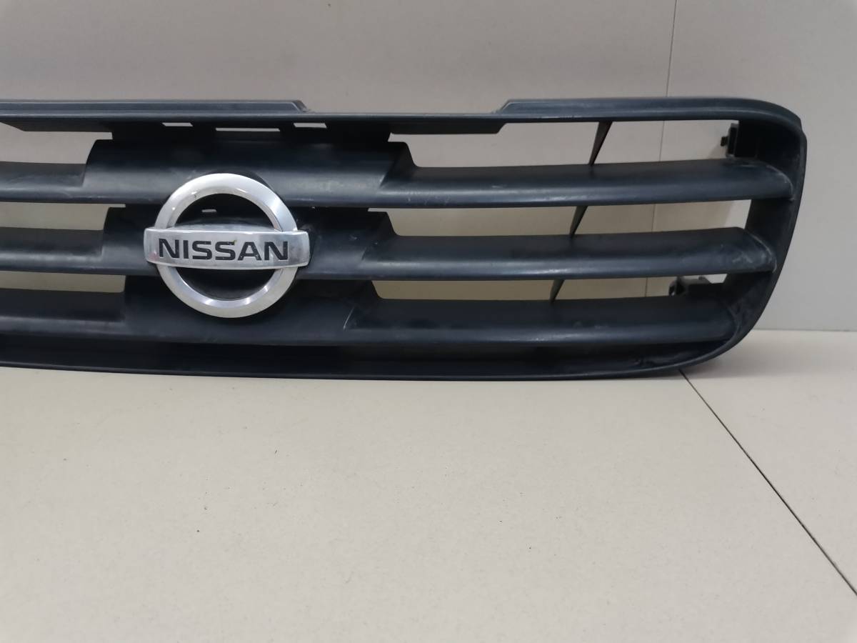 Решетка радиатора Nissan Expert (W11) 1999-2006