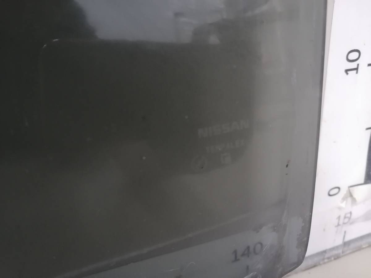 Стекло двери задней левой Nissan Note (E11) 2006-2013