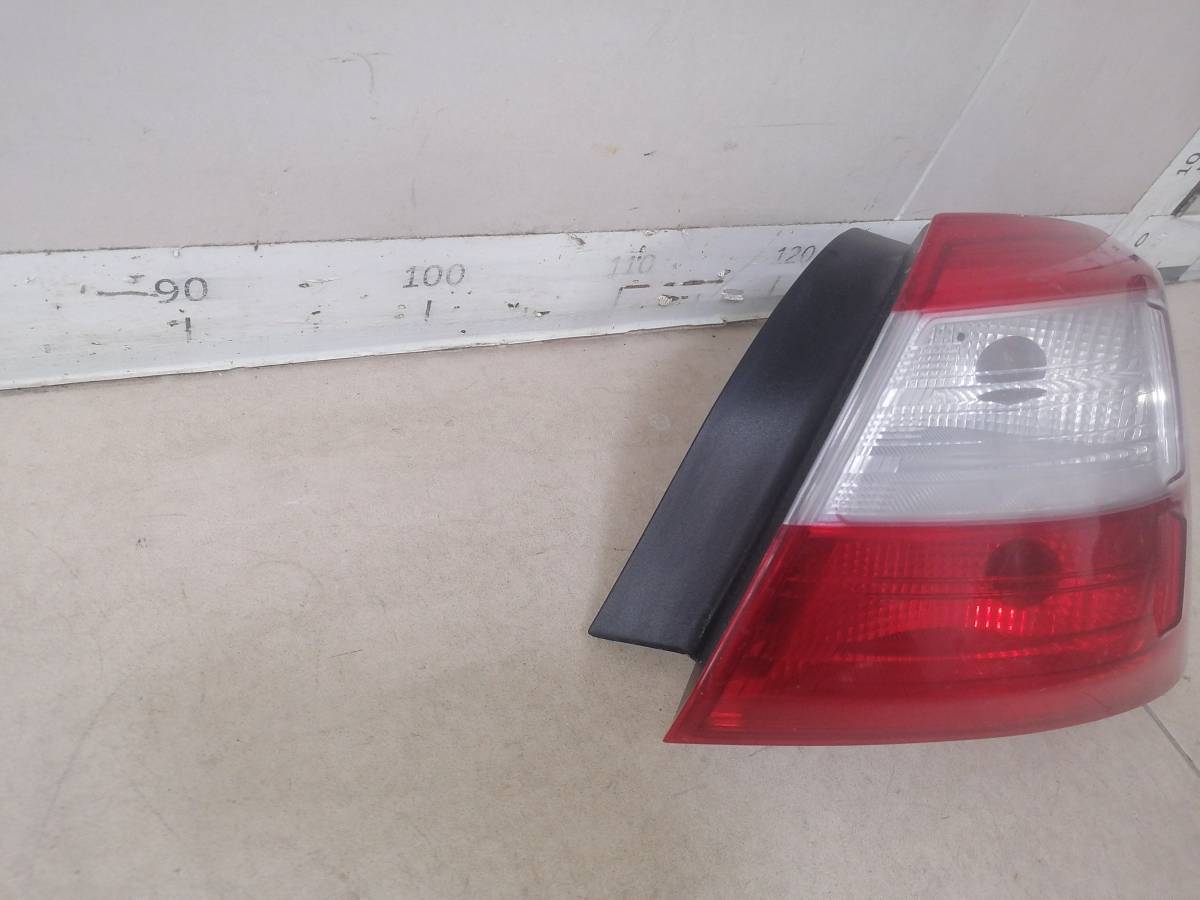 Фонарь задний наружный правый Ford Focus 3 2011>