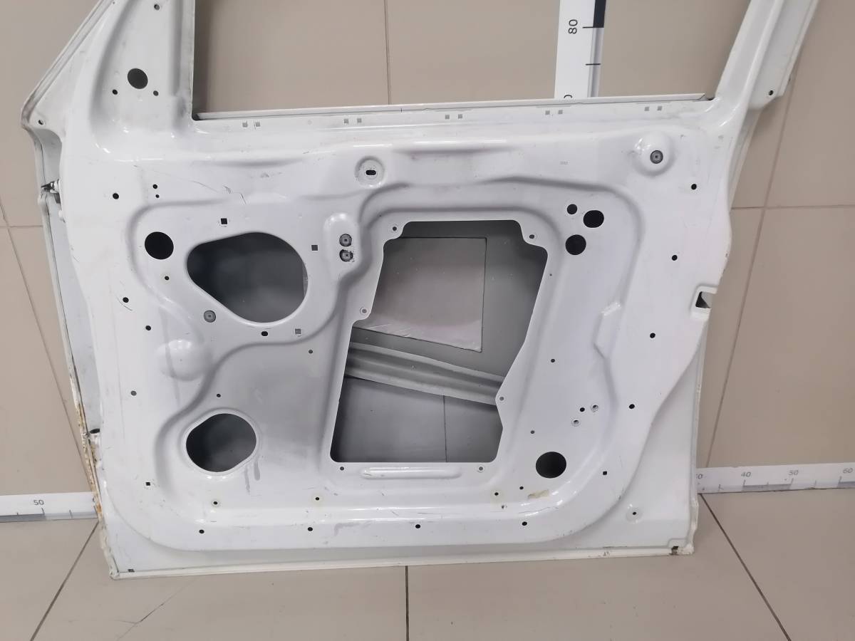 Дверь передняя правая Land Rover Discovery 3 2004-2009