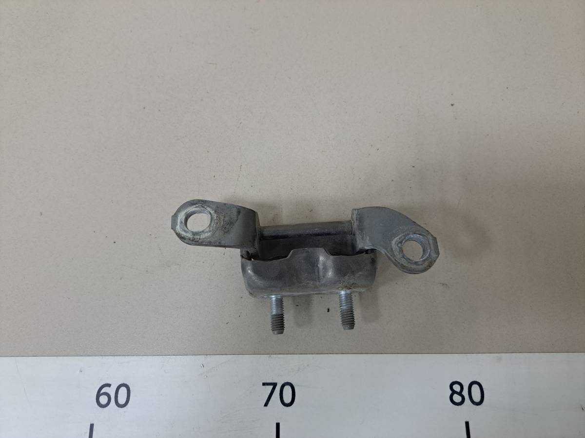 Петля двери задней левой верхняя Toyota Camry (XV30) 2001-2006 Петля двери задней левой верхняя Toyota Camry (XV30) 2001-2006