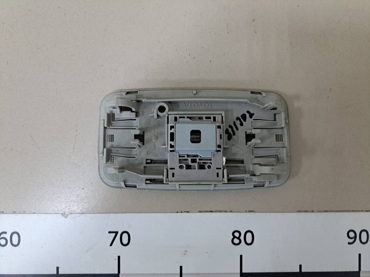 Плафон салонный Toyota Corolla E150 2006-2013 Плафон салонный Toyota Corolla E150 2006-2013