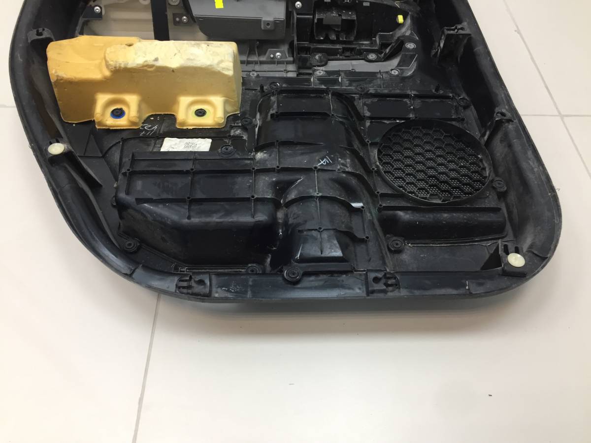 Обшивка двери задней правой Toyota Tundra (XK50) 2006-2010