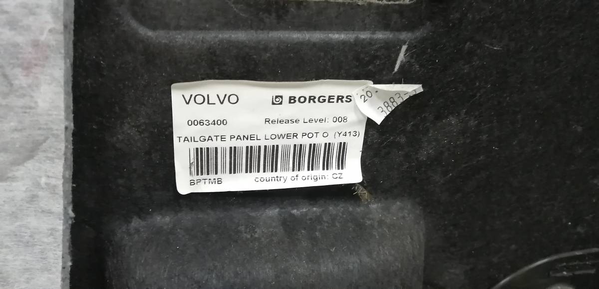Обшивка двери багажника Volvo XC60 2008-2017