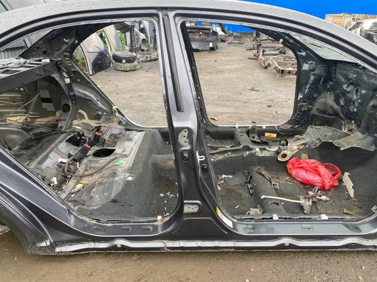 Порог со стойкой правый Toyota Avensis (T250) 2003-2009