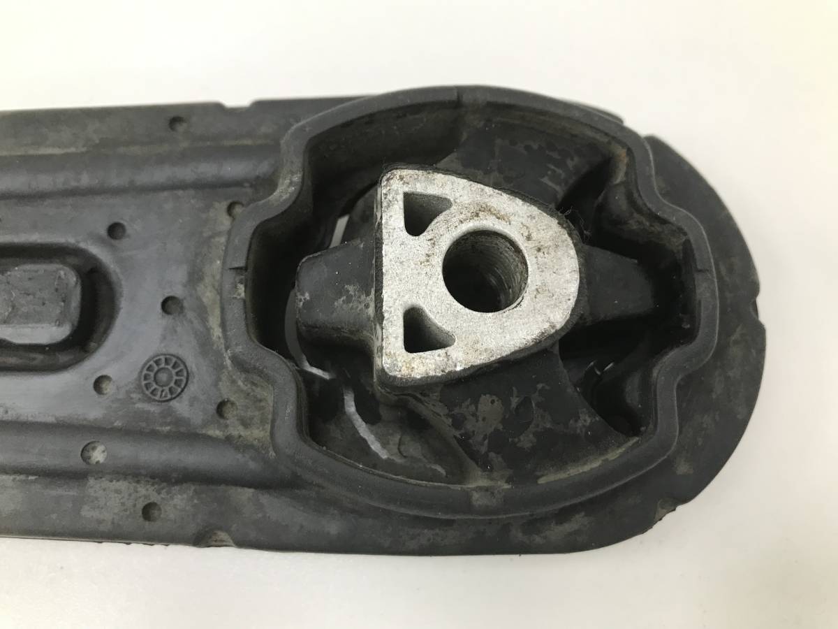 Опора двигателя задняя Renault Logan (1) 2005-2014