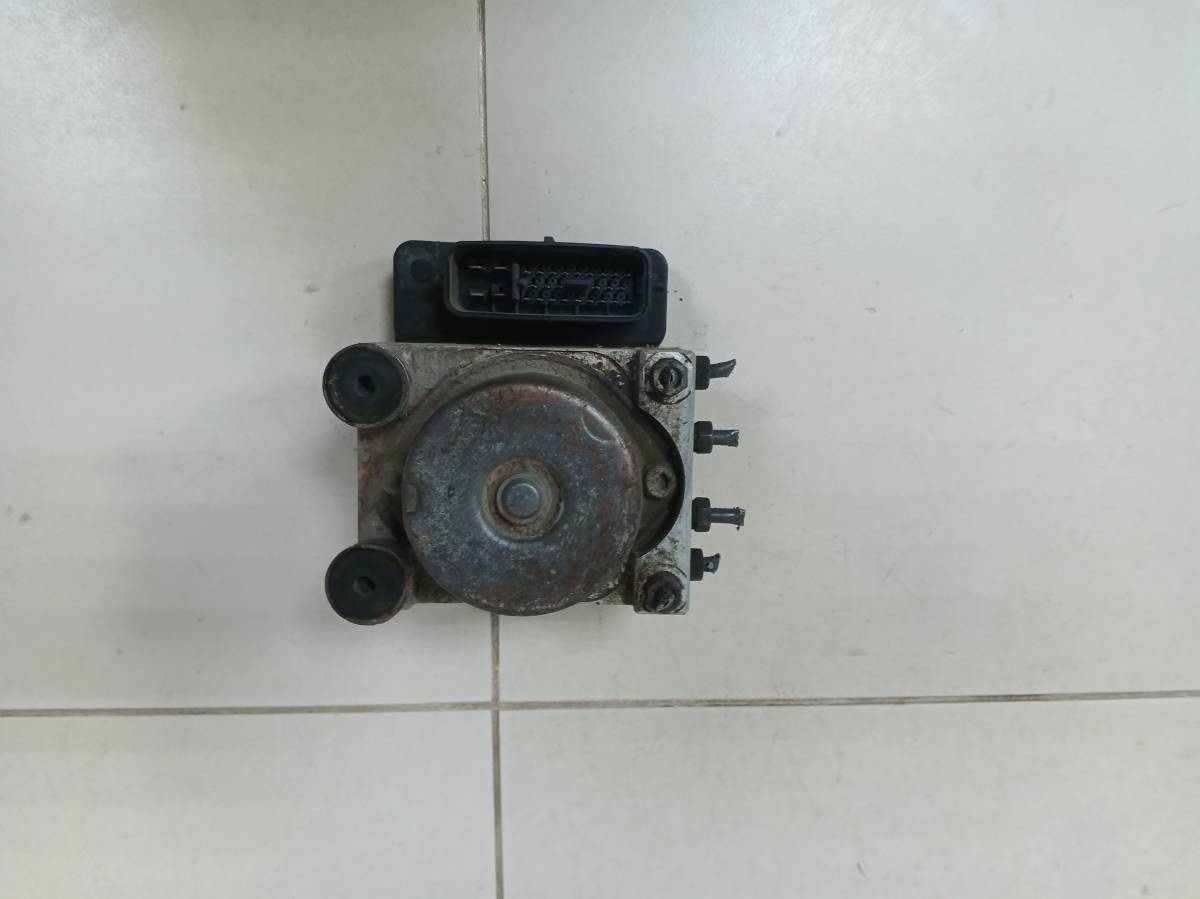 Блок ABS (насос) Mazda Atenza (GG) 2002-2007