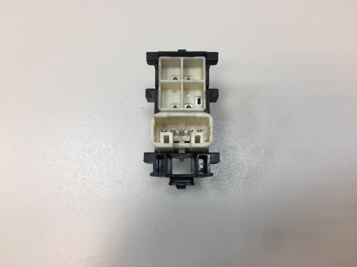 Кнопка стеклоподъемника Toyota Tundra (XK50) 2006-2010