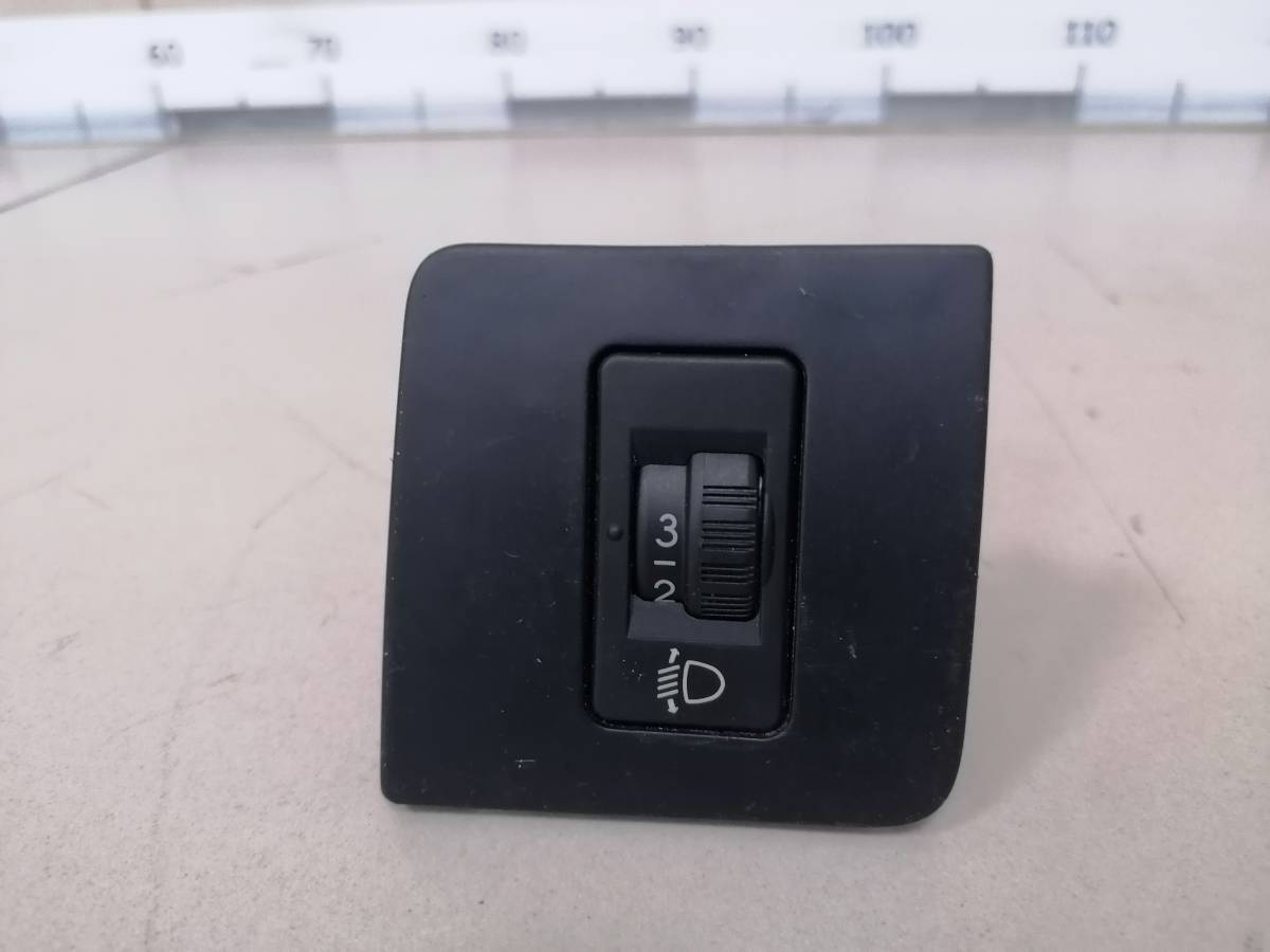 Кнопка корректора фар Citroen C4 2005-2011
