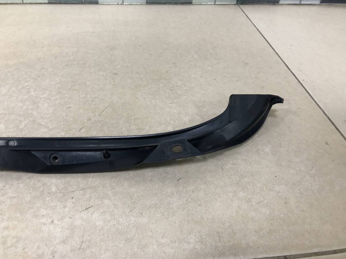 Молдинг лобового стекла Mazda BT-50 2006-2012